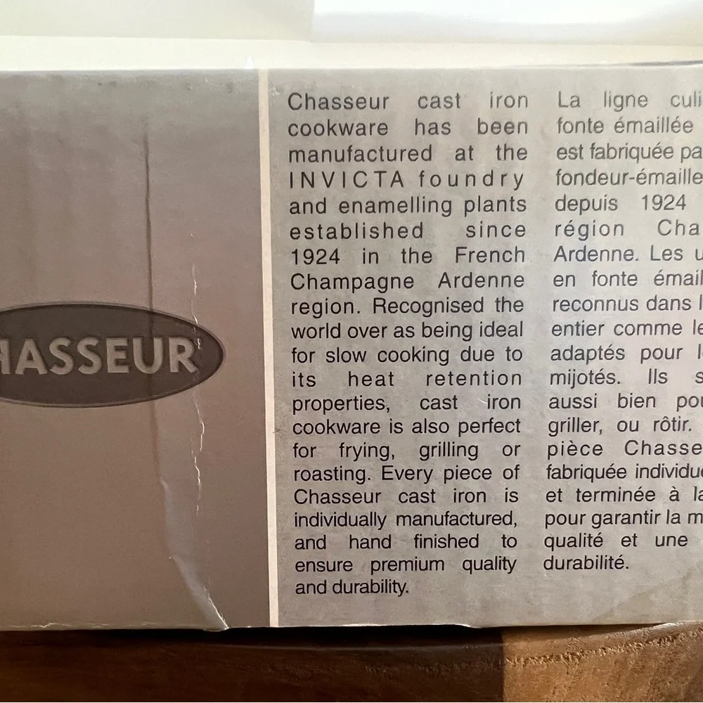 Chasseur Cast Iron Enameled Red Rabbit cookware/bakeware - Picture 8 of 10